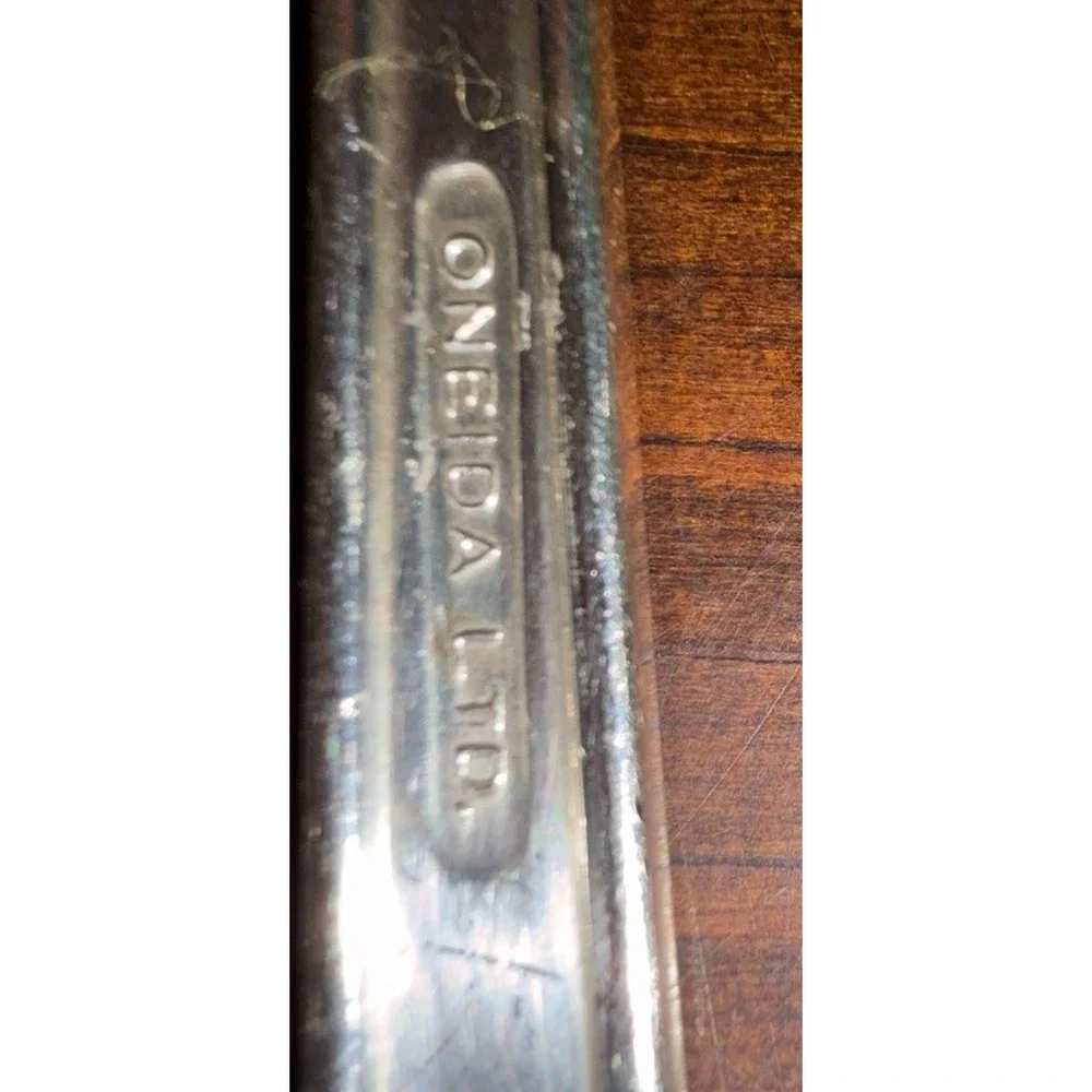 Oneida 1881 Rogers Floral Queen Silverplate Serving Tablespoons Set of 4